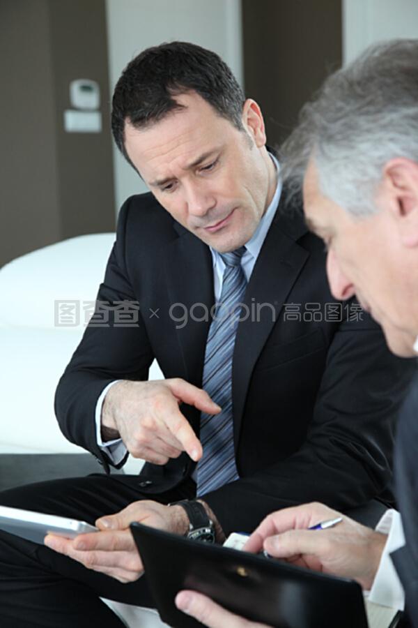 資深夫婦的財富管理之道 與顧問共創(chuàng)財務未來